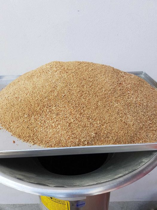 Moara pesmet, masina macinat nuca pentru cozonac