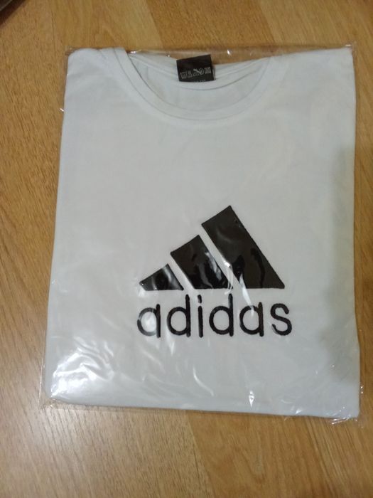 Tricou de fete NOU
