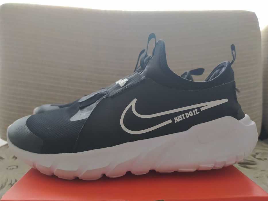 Маратонки- NIKE.Модела е унисекс.