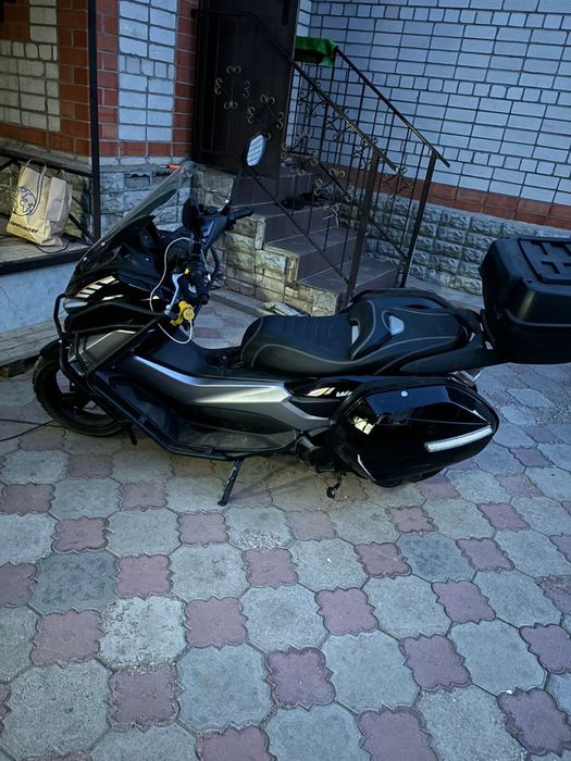 Продам скутер макси 150 куб