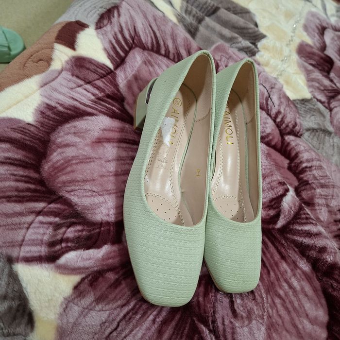 Продам туфли новые