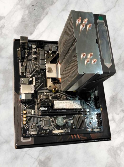 KIT Ryzen 5600 4.4 Ghz, Placa Gigabyte A520M, 16GB DDR4, NVme 512