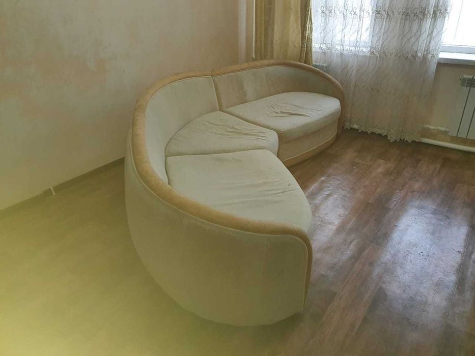 Продам необычный полукруглый диван (3 модуля)