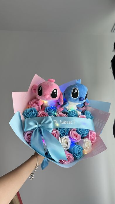 Buchete personalizate din flori de săpun sclipici si cu stitch jucarii