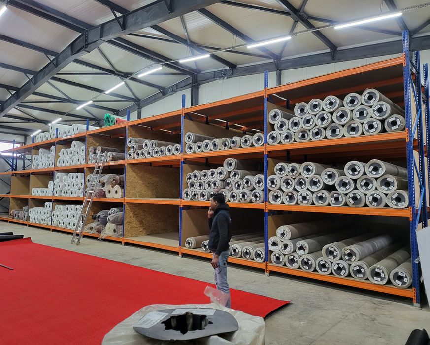 Rafturi metalice pentru depozitare