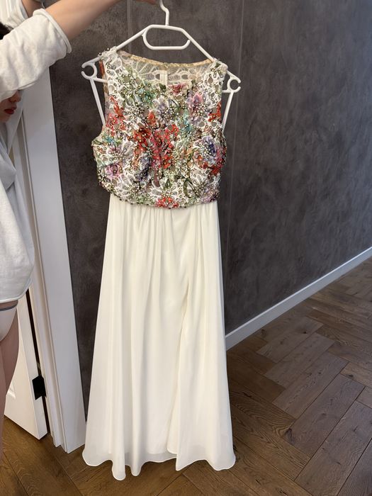 Вечерние платья