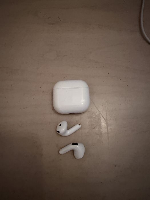 Apple Airpods  4