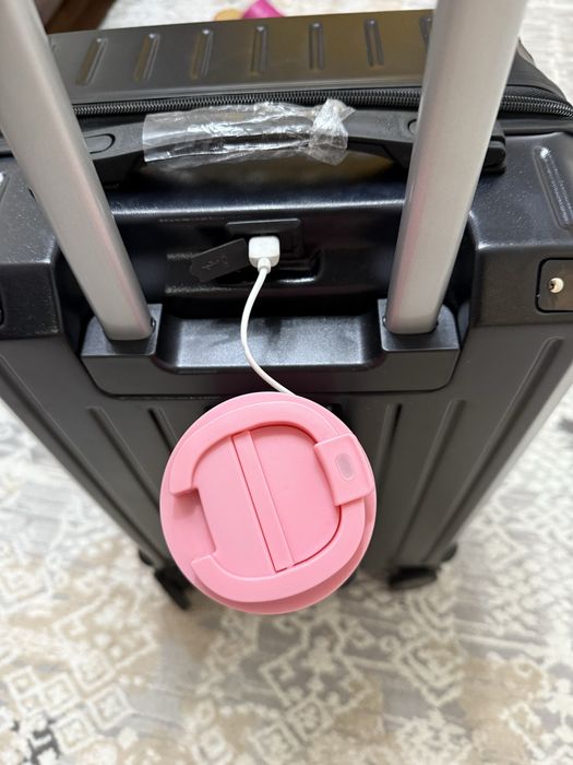 Продам чемодан новый