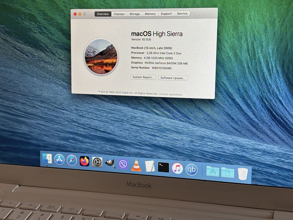 Apple MacBook white Late 2009 перфектно работещ