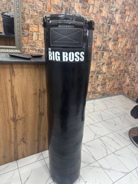 Боксерская груша,боксерский мешок.