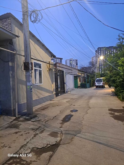 Uchaska sotiladi Yashnabod tumani Muxtor Ashrafiy Gijduvon ko'chasi.