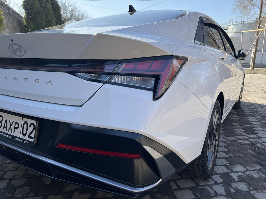 Hyundai Elantra 2023