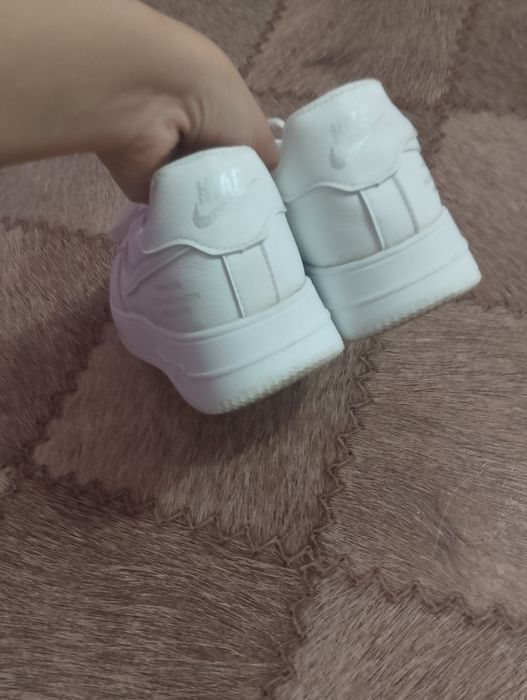 Продаю крассовки