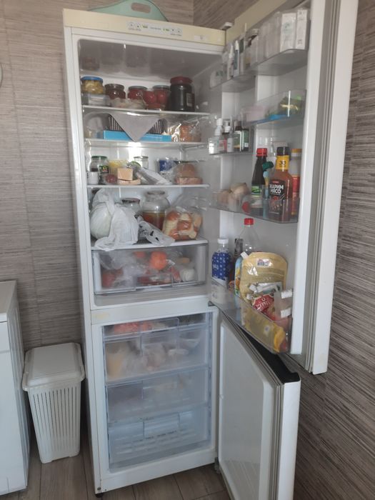 Продам Холодильник LG
