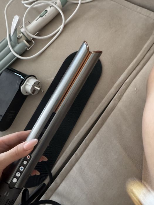 Dyson Airstrait HT01 утюжок