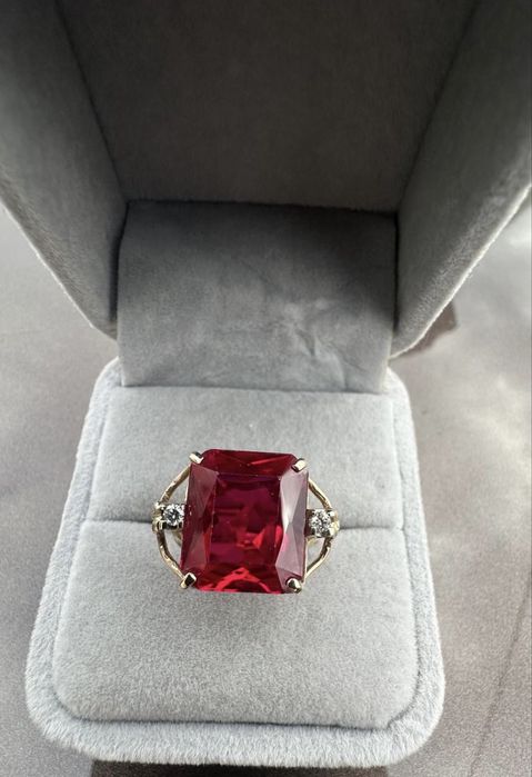 Inel din aur 14k , diamante si rubin