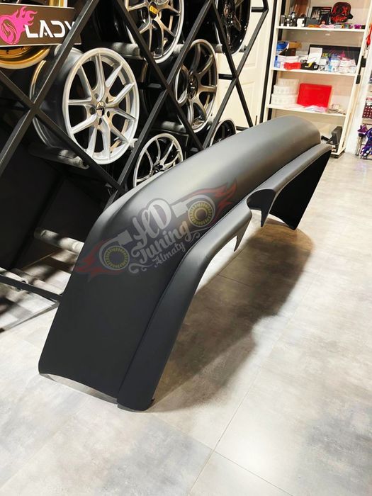 Бампер задний сток Subaru Legacy BD