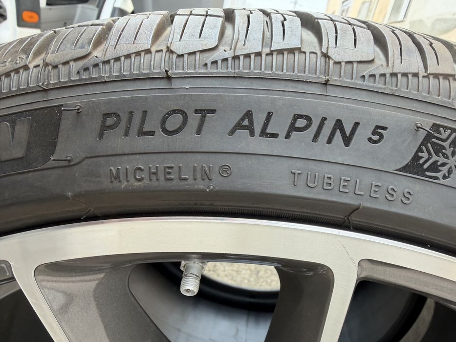 Cauc Michelin Pilot Alpin 5 295/30R21 iarna 7,5-8,5mm dot 2024 2buc