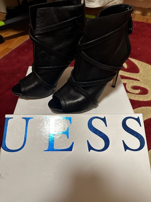 Pantofi cu toc de piele Guess marimea 39