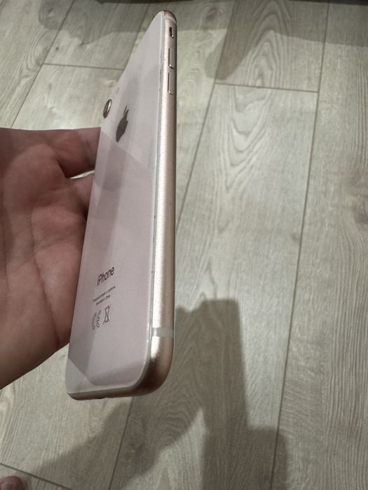 iPhone 8 64GB Gold Отйключен Отлично състояние