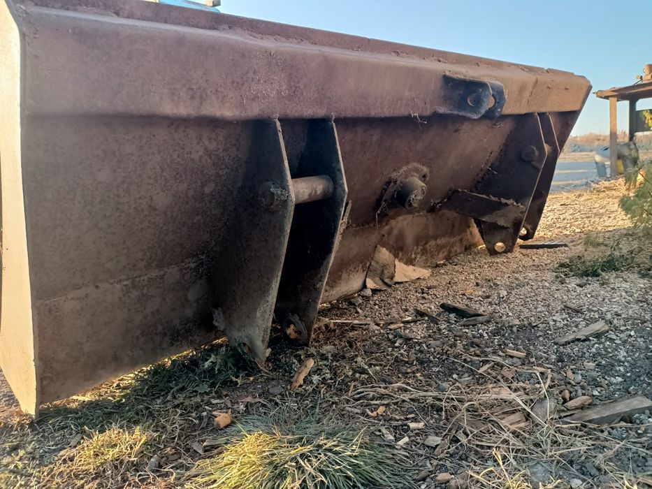 Продам лопату (бульдозер)