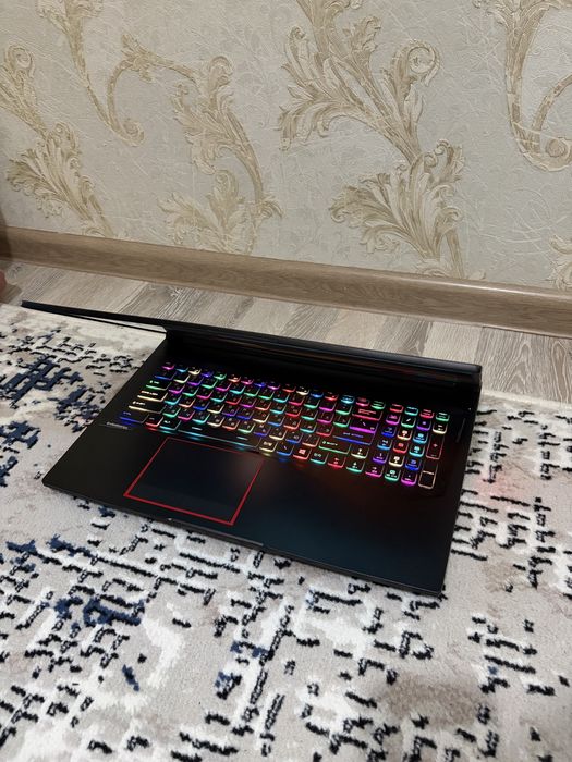 Продам игровой ноутбук Msi GE75 Raider!