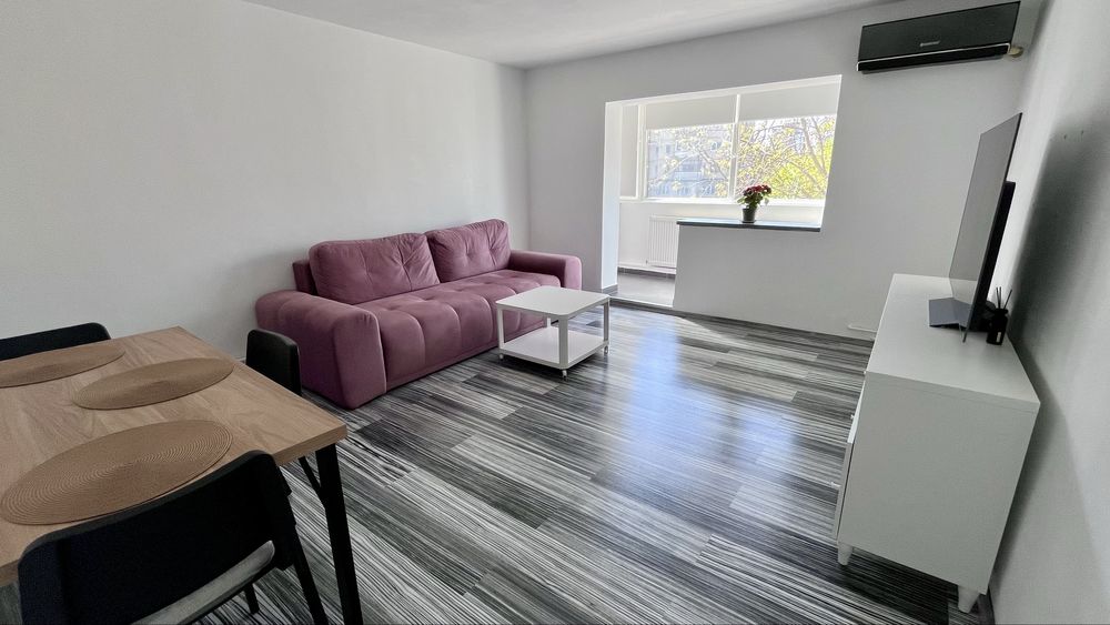 Proprietar vand apartament cu 4 camere