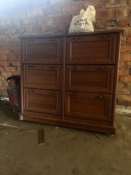 Продам обувницу и холодильник