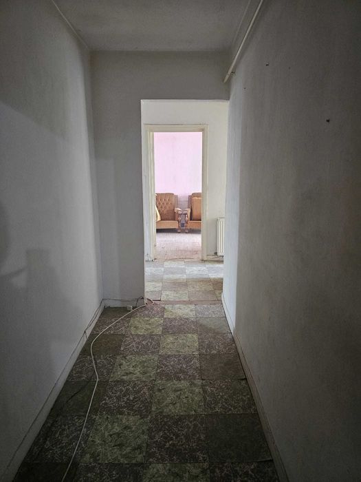 De vânzare Apartament 3 camere,etaj 1,zona Ion Creangă