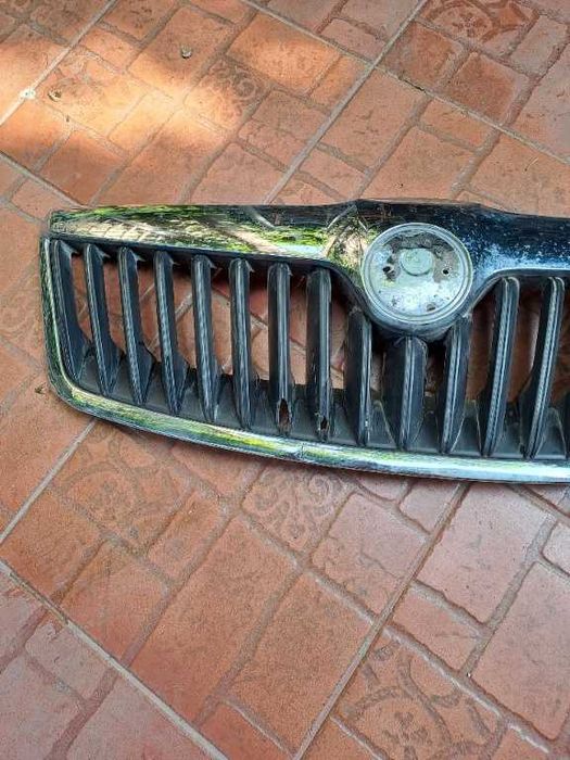 Grila radiator Skoda Octavia 2 Facelift an 2009-2013