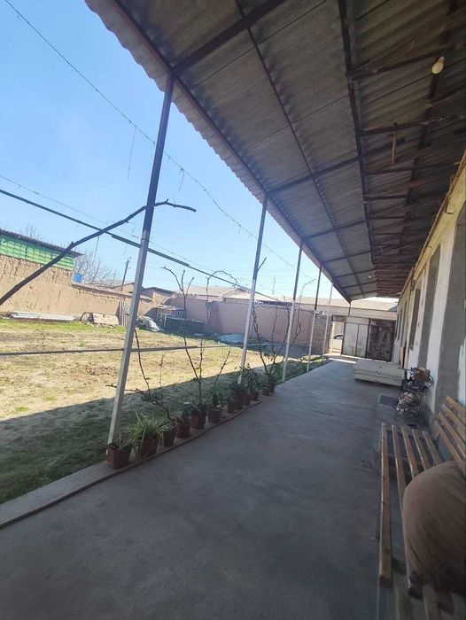 Срочно уй сотилади НОВ айрон ёнида, 4,5 сотих