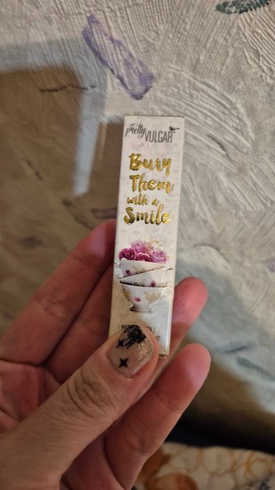 Червило Pretty Vulgar