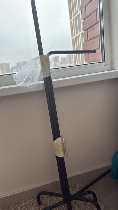 Рейл для одежды в идеальном состоянии