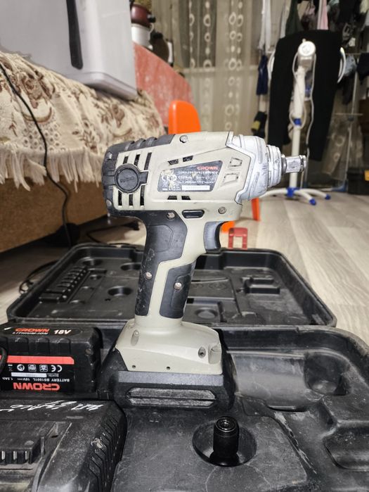 Продам гайковёрт CROWN