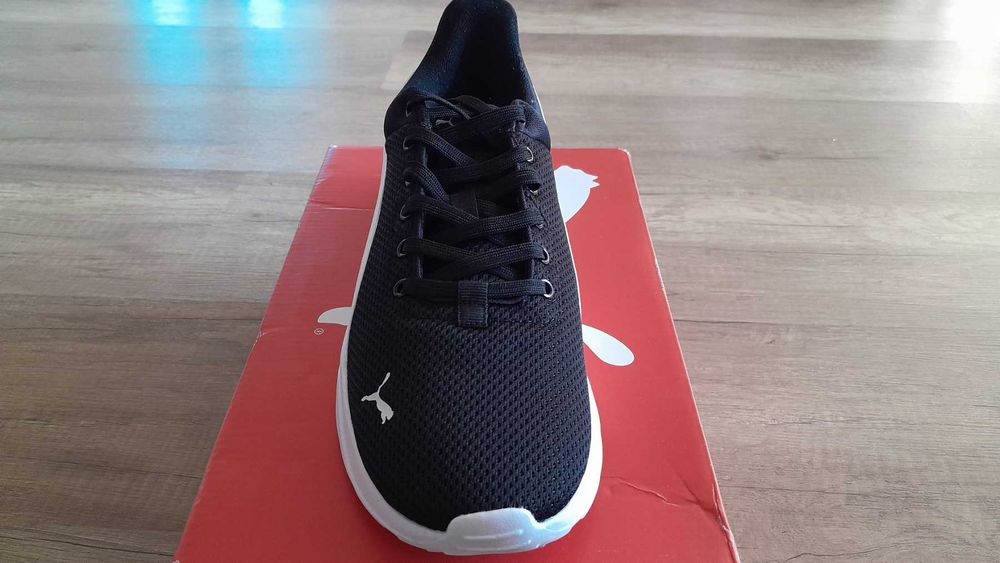 Оригинални чисто нови маратонки Puma 42
