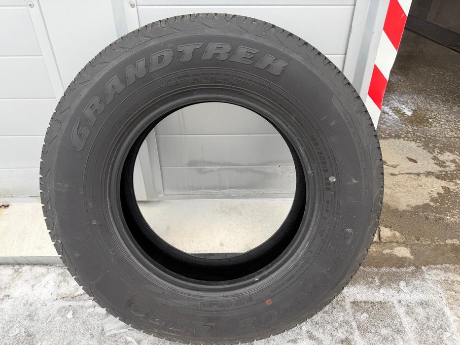 Продам шины DUNLOP 195/80 R15