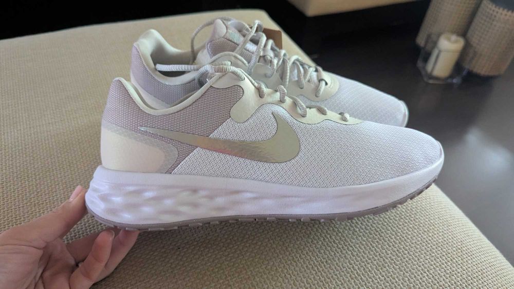 Дамски маратонки Nike