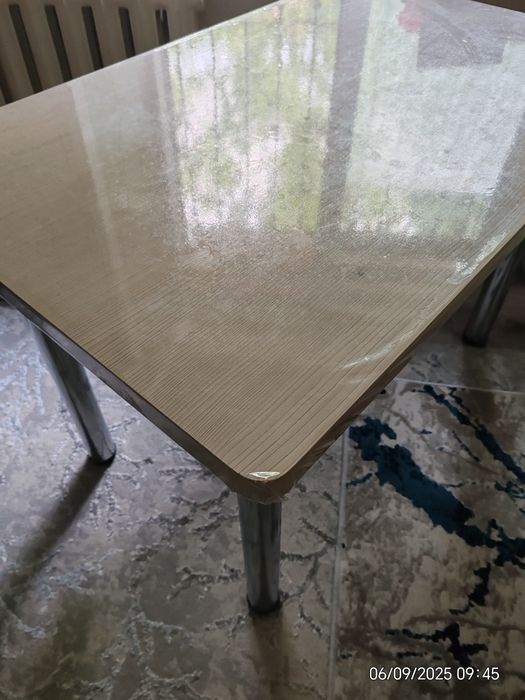 Продаётся отличный стол