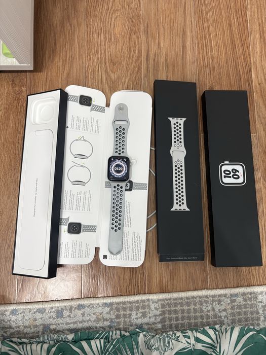 Watch Nike SE Nike Sport