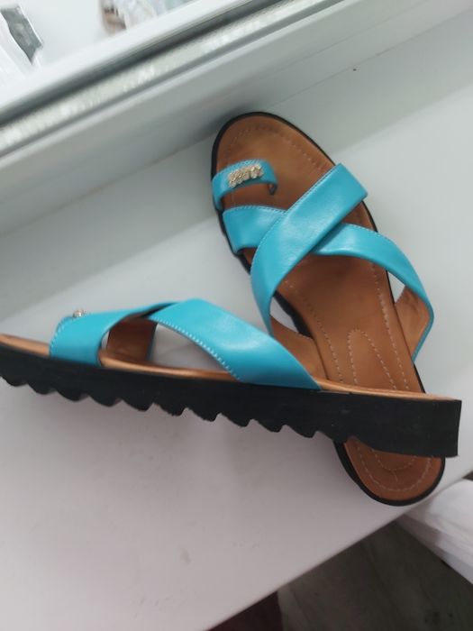 Шлепанцы новые а