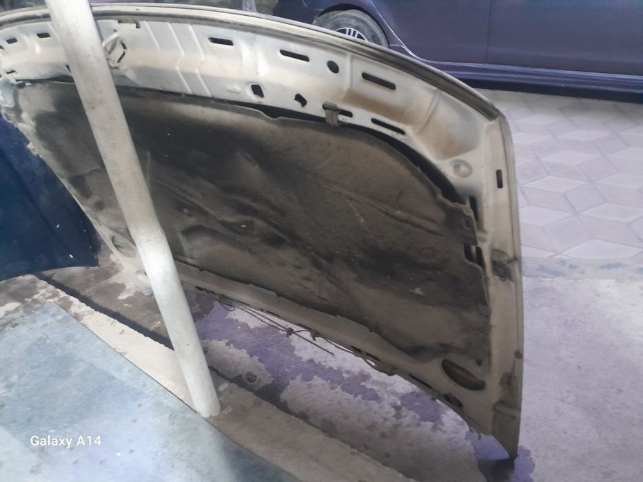 Пассат Б4 капот привазной