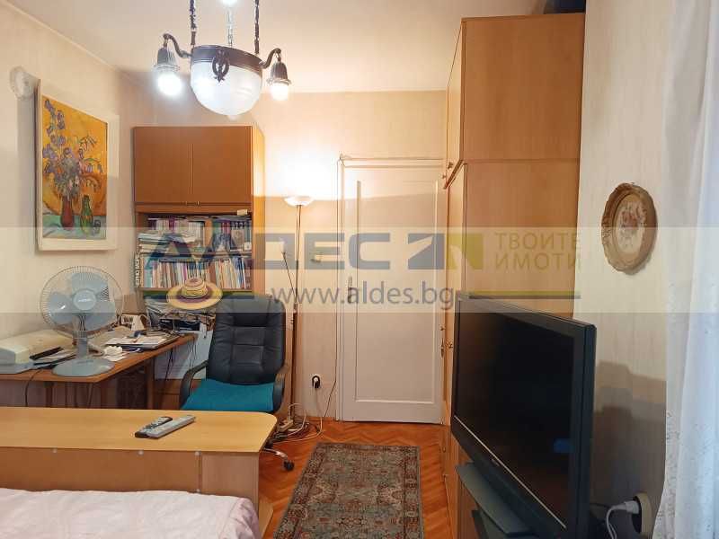 Продава се Двустаен апартамент в София, Оборище - 76 кв.м за 3920 €/кв.м - Снимка #1
