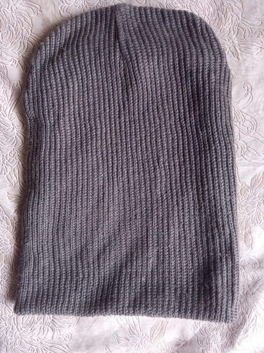 Зимна двулицева шапка