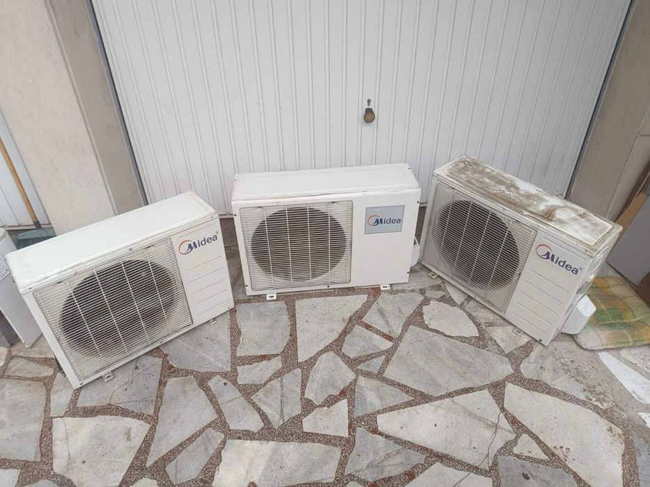 Три броя климатици Midea