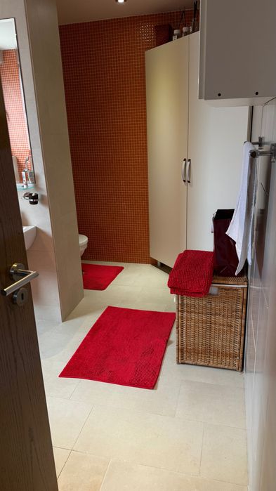 Închiriez Apartament de Lux • 3 Cam • pe malul mării • Terasă