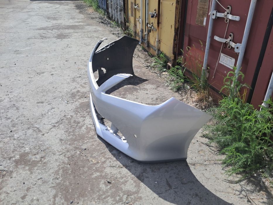 Продам бампер камри