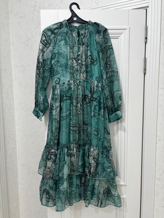 көйлек,42 +6 размер,красивый,продается.