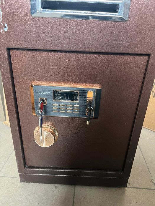 Seif cu fanta pentru documente 70 x 44 x 39 cm, lovit in partea de sus