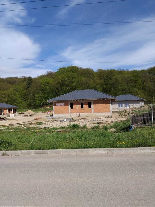 URGENT . 169900 EURO . Casa la marginea padurii intre Rasnov si Cristian. Jud. Brasov.