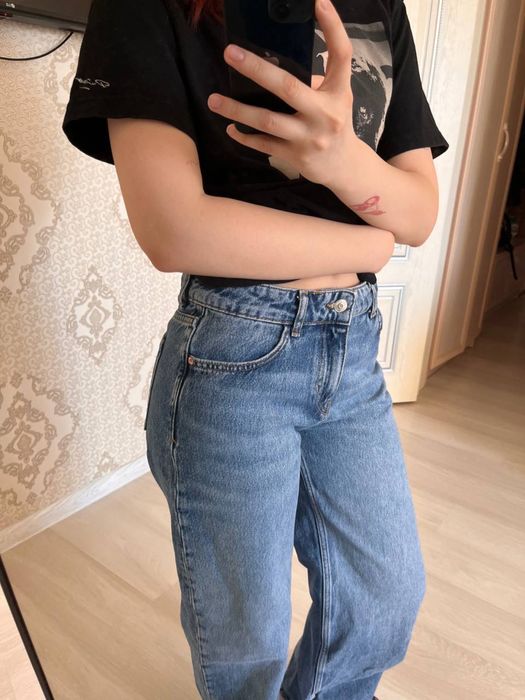 Синие джинсы zara